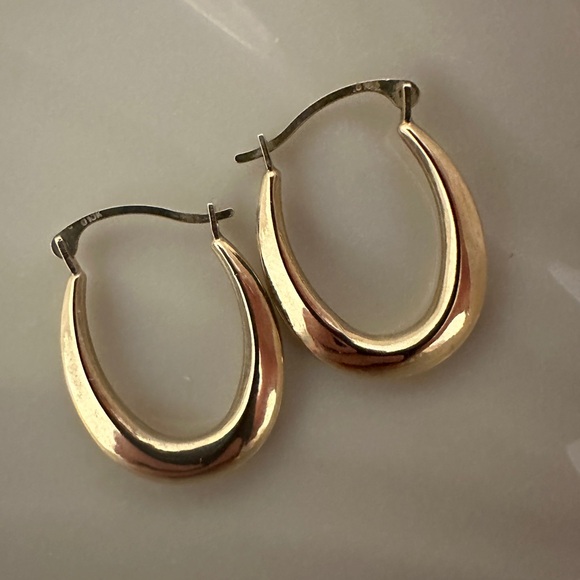 Vintage 10k gold hoop earrings - Picture 1 of 6